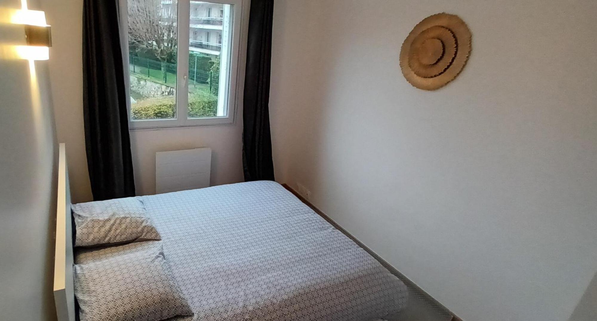 Appart A Versailles, 2 A 4 Pers, Avec Parking Exterior photo