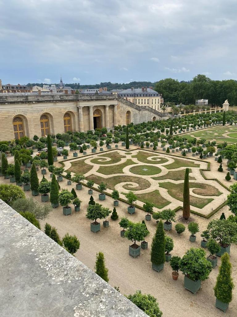 Appart A Versailles, 2 A 4 Pers, Avec Parking Exterior photo